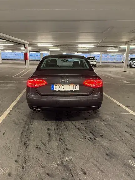 Audi A4 2011 photo 5