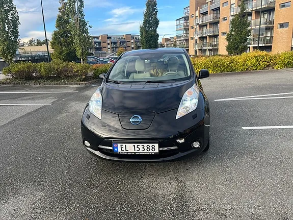 Nissan Leaf 2012 photo 2