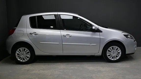 Renault Clio 2010 photo 3