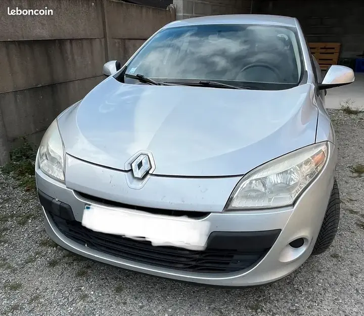Renault Megane 2010 photo 2
