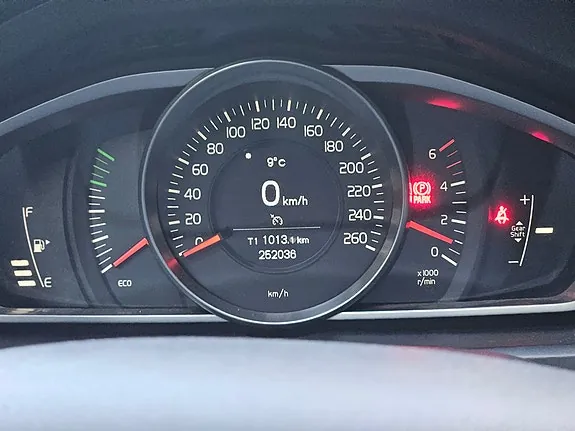 Volvo V40 Cross Country 2014 photo 4