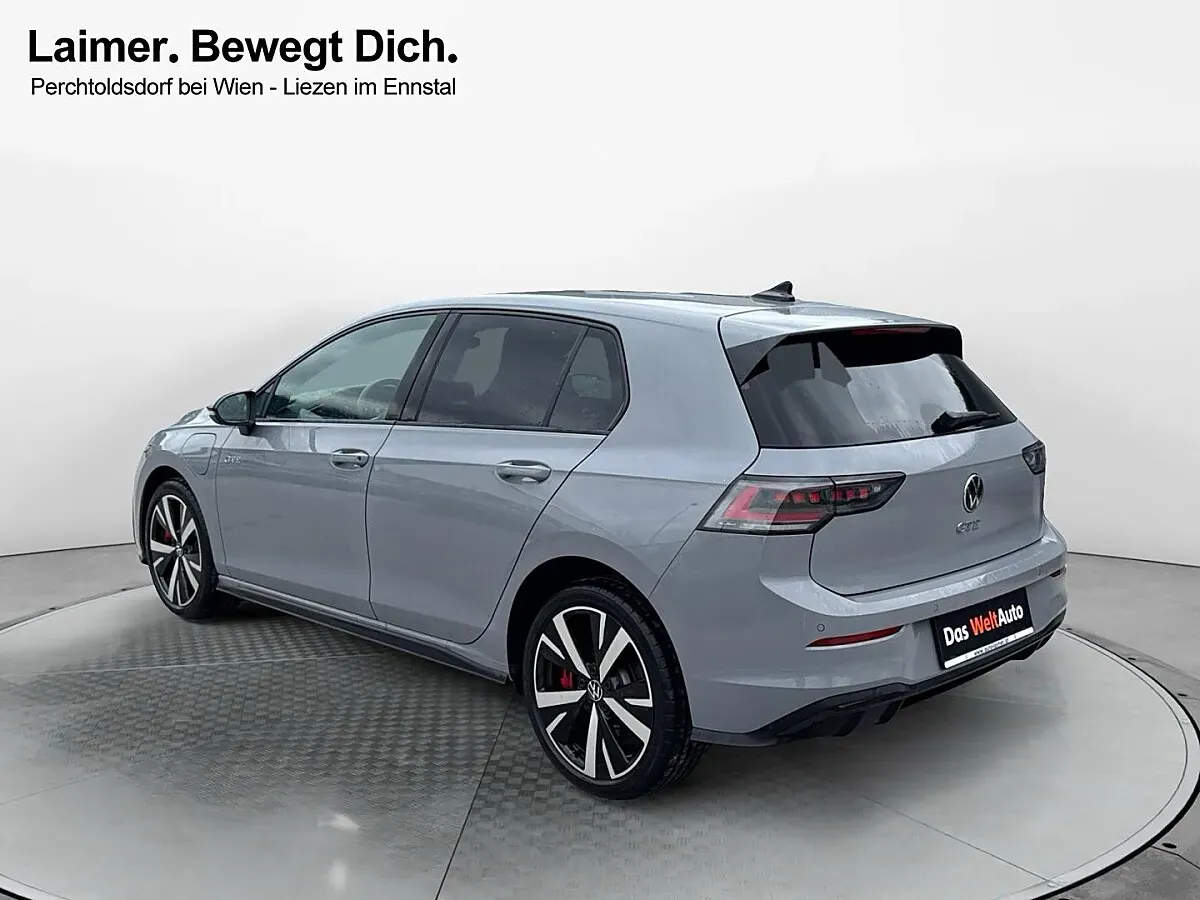 Volkswagen Golf 2025 photo 3