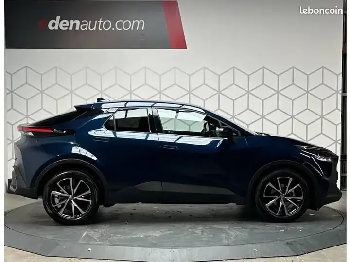 Toyota C-Hr 2025 photo 3