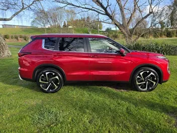 Mitsubishi Outlander 2022 photo 3