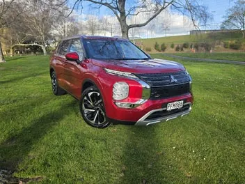 Mitsubishi Outlander 2022 photo 2