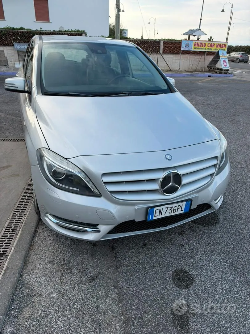 Mercedes-Benz B200 2012 photo 5