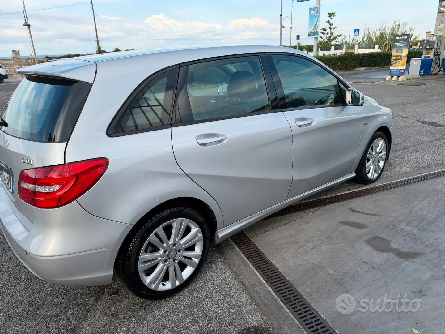 Mercedes-Benz B200 2012 photo 4
