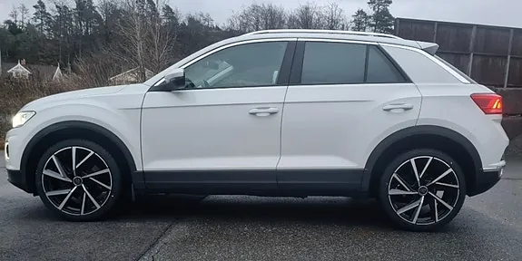 Volkswagen T-Roc 2018 photo 2