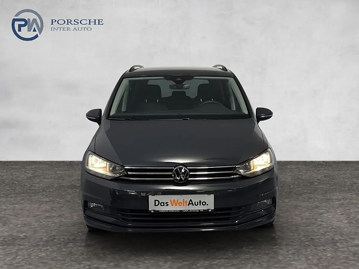 Volkswagen Touran 2024 photo 2