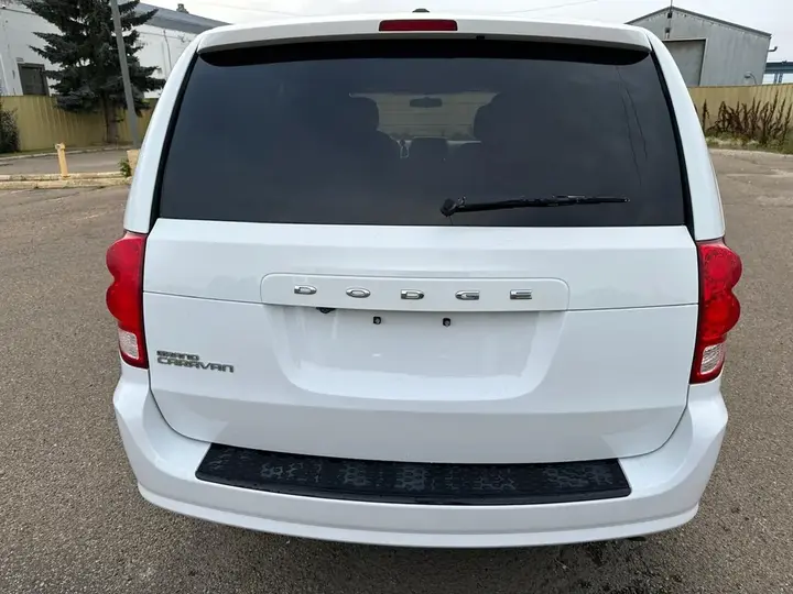 Dodge Grand Caravan 2017 photo 3