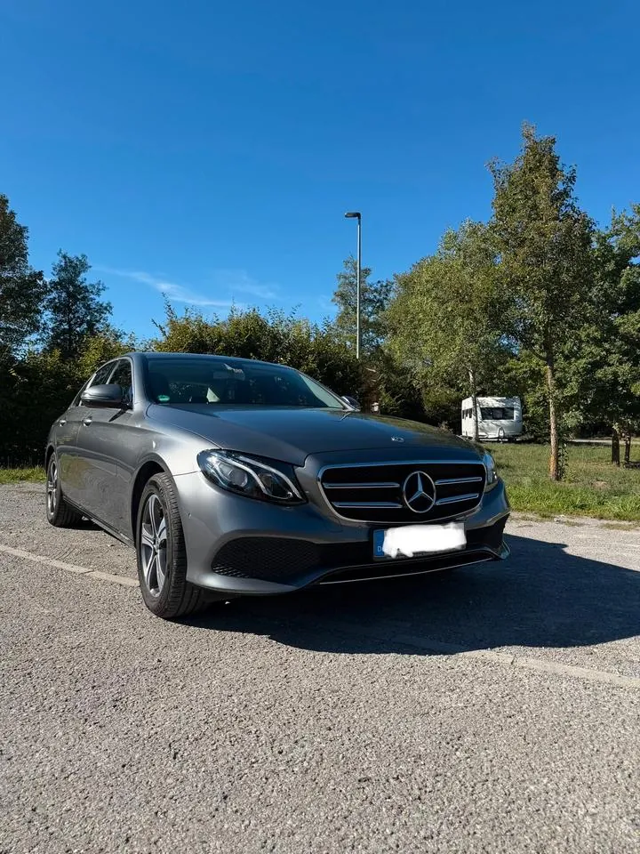 Mercedes-Benz E 200D