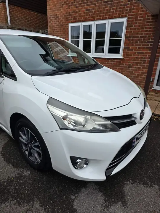 Toyota Verso 2013 photo 3