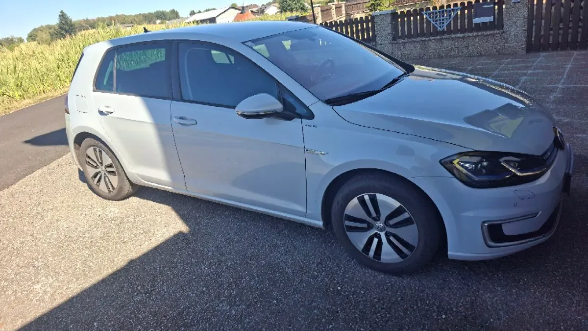 Volkswagen Golf 2018 photo 2