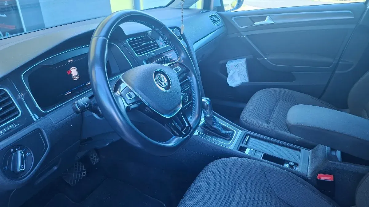 Volkswagen Golf 2018 photo 3