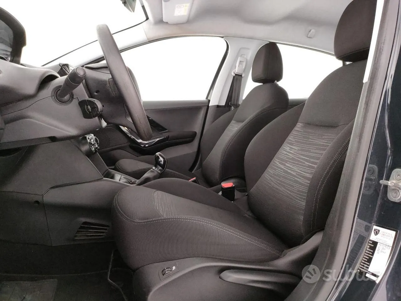 Peugeot 208 2018 photo 5