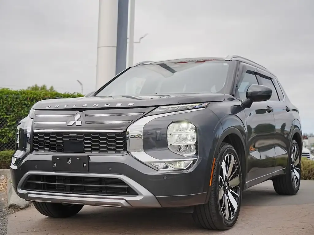 Mitsubishi Outlander 2025 photo 2