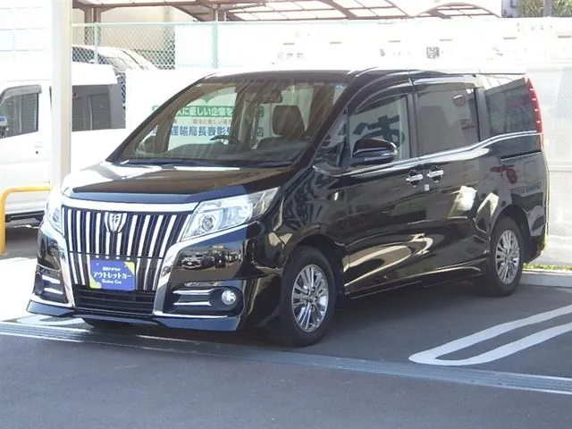 Toyota Esquaise