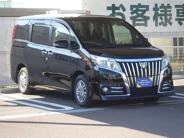 Toyota Esquaise 2015 photo 3