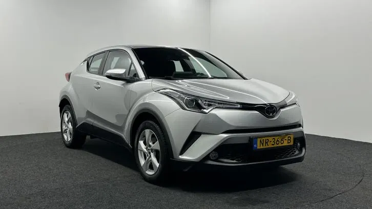 Toyota C-Hr 2017 photo 3