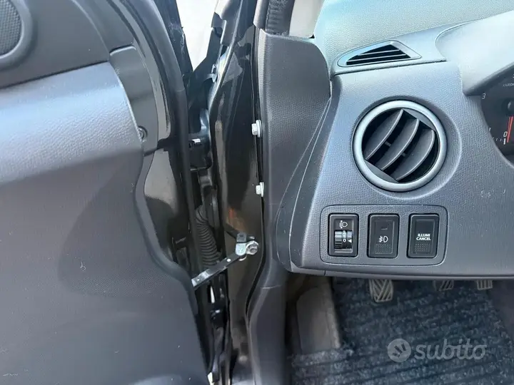Suzuki Swift 2009 photo 4