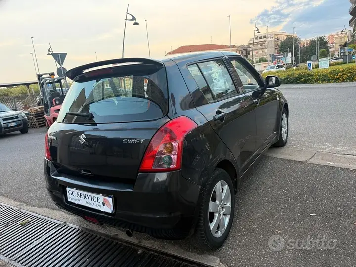 Suzuki Swift 2009 photo 5
