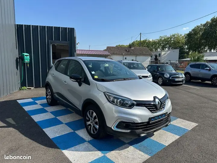 Renault Captur 2019 photo 2