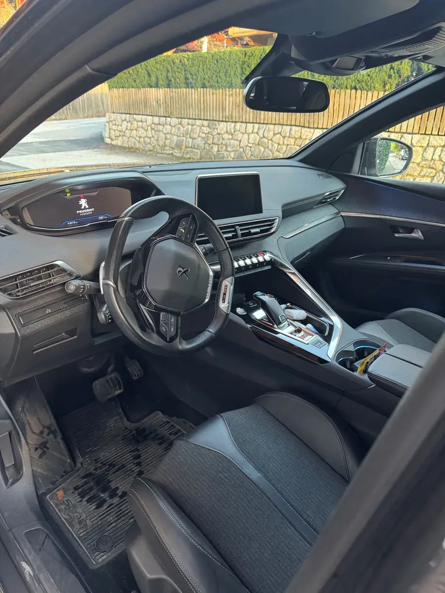 Peugeot 5008 2020 photo 3