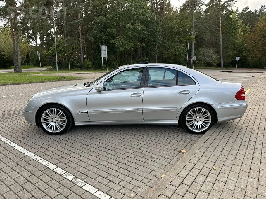 Mercedes-Benz E320 2003 photo 4