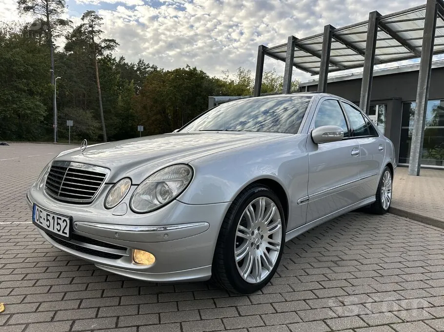 Mercedes-Benz E320