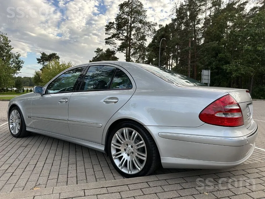 Mercedes-Benz E320 2003 photo 5