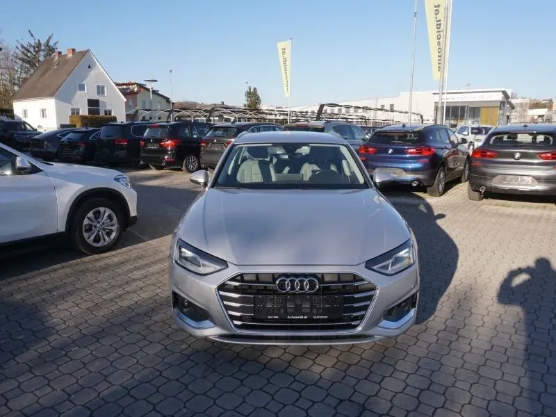 Audi A4 2020 photo 2