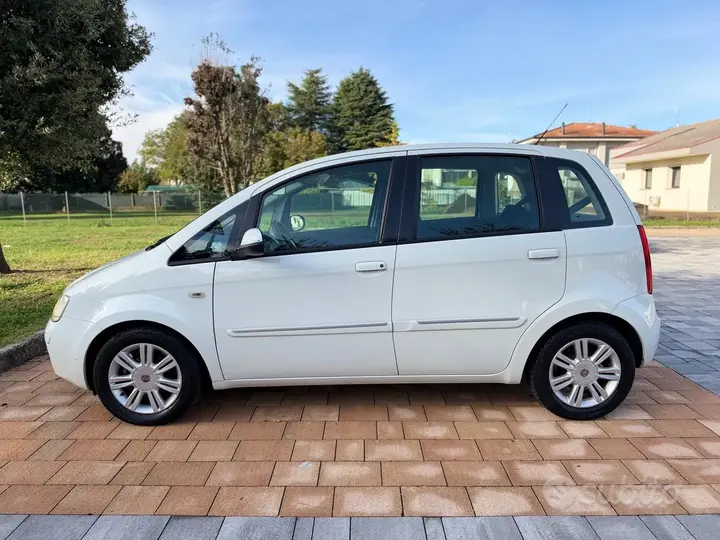 Fiat Idea 2011 photo 4