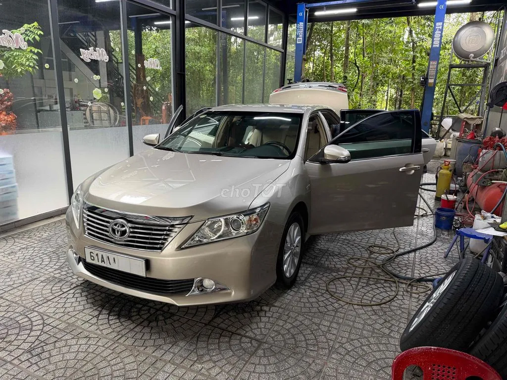 Toyota Camry 2013 photo 2