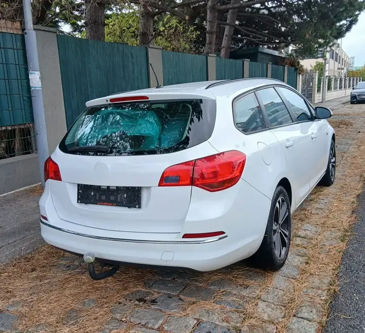 Opel Astra 2016 photo 2