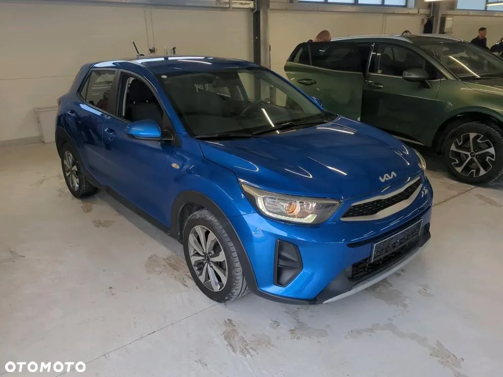 Kia Stonic 2023 photo 2