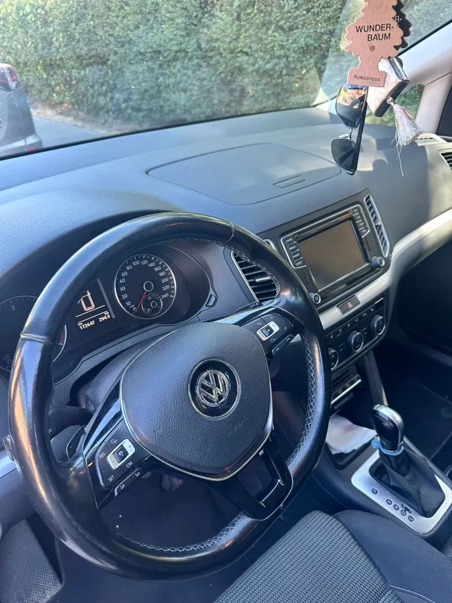 Volkswagen Sharan 2016 photo 2