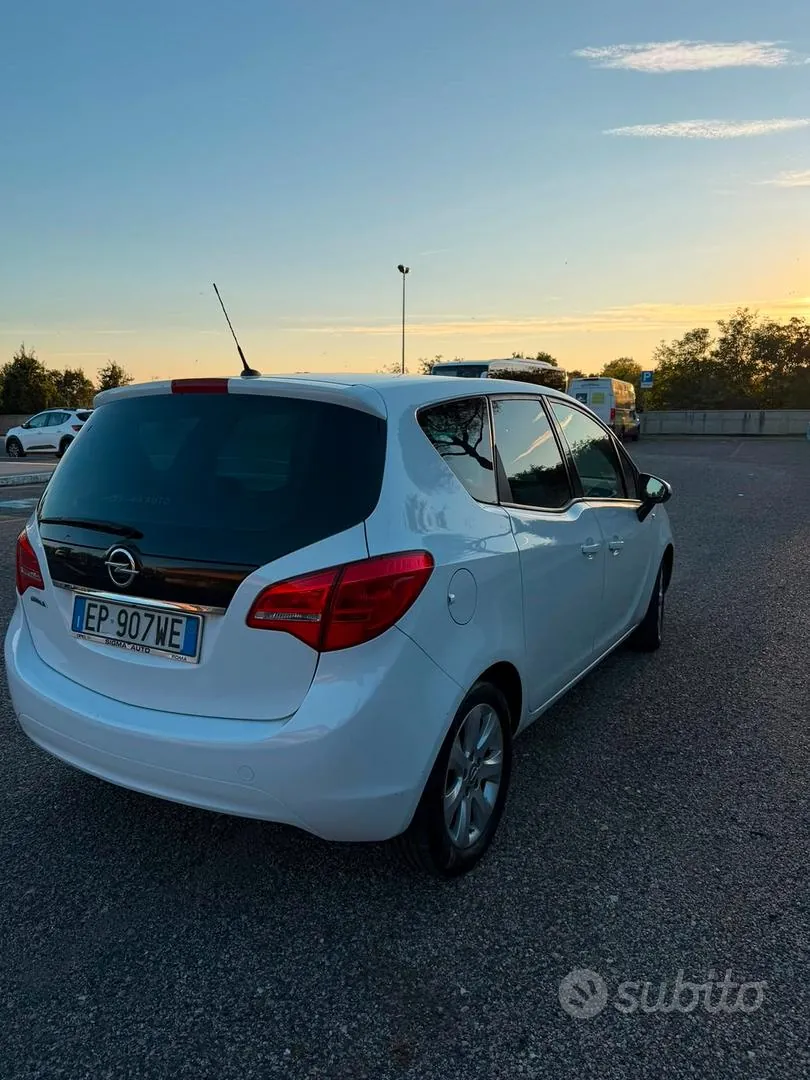 Opel Meriva 2013 photo 2