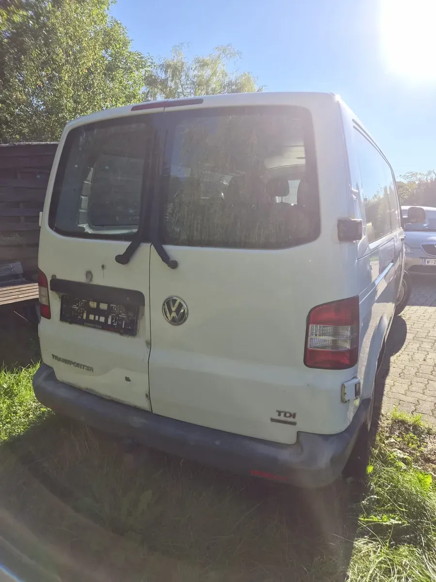 Volkswagen T5 2011 photo 3