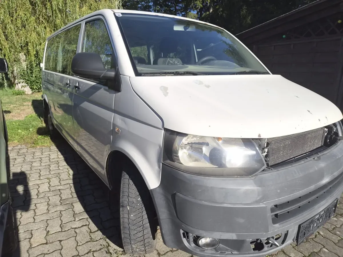 Volkswagen T5 2011 photo 2