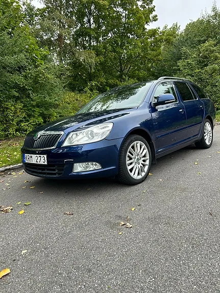 Skoda Octavia 2010 photo 2