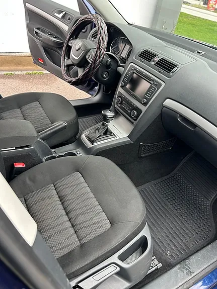 Skoda Octavia 2010 photo 5