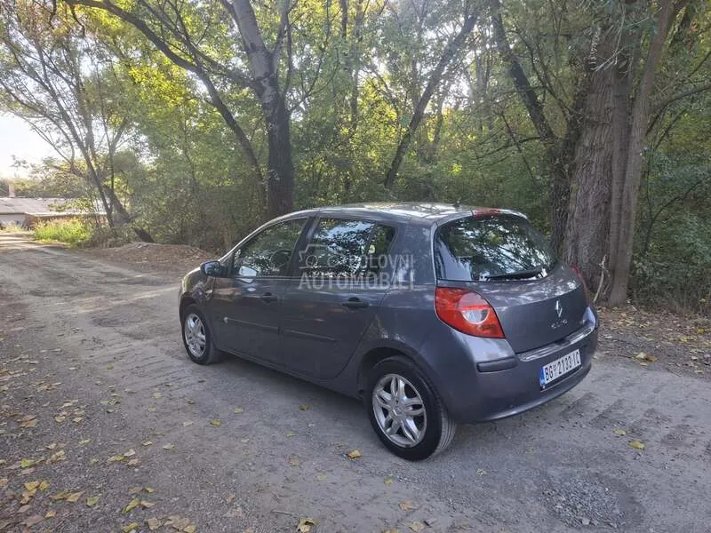 Renault Clio 2007 photo 4