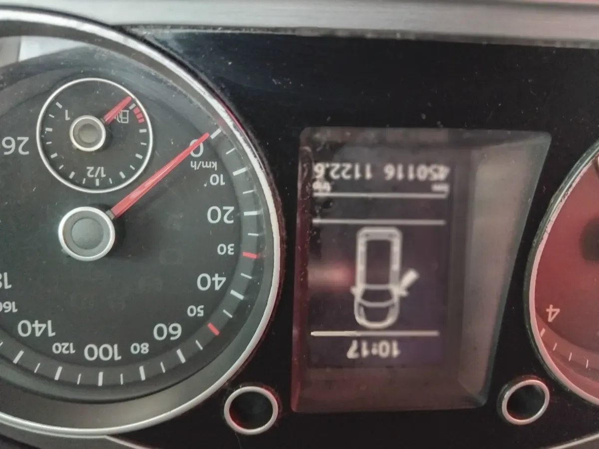 Volkswagen Passat 2012 photo 2