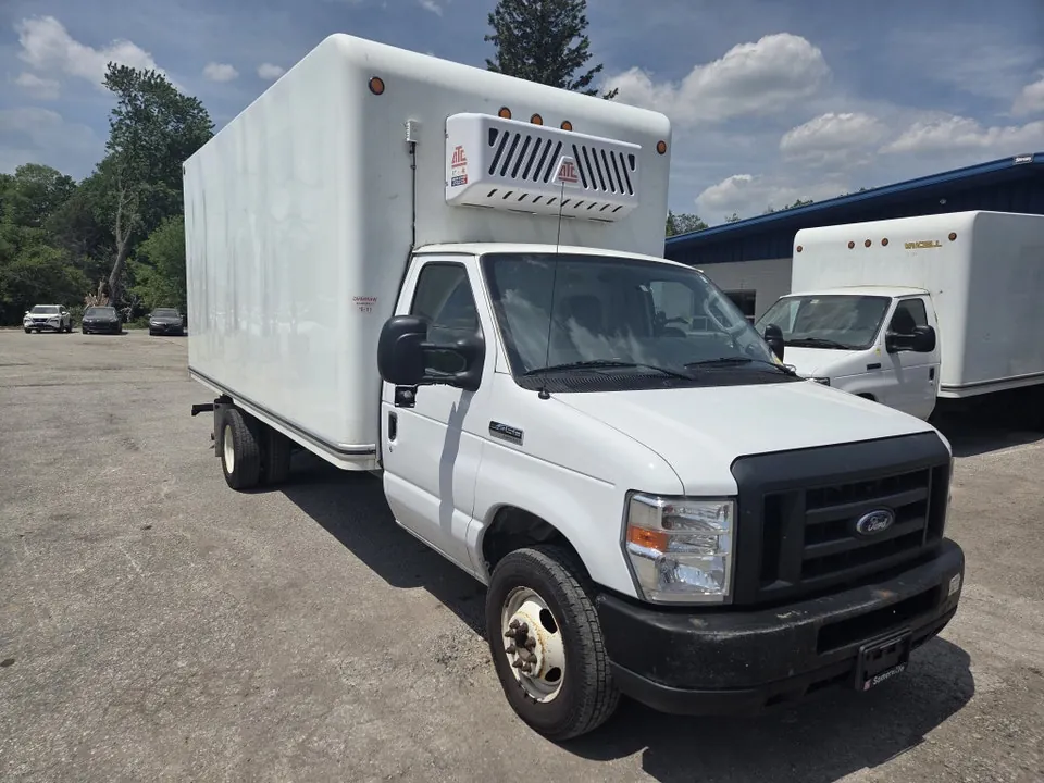Ford E-450 2019 photo 3