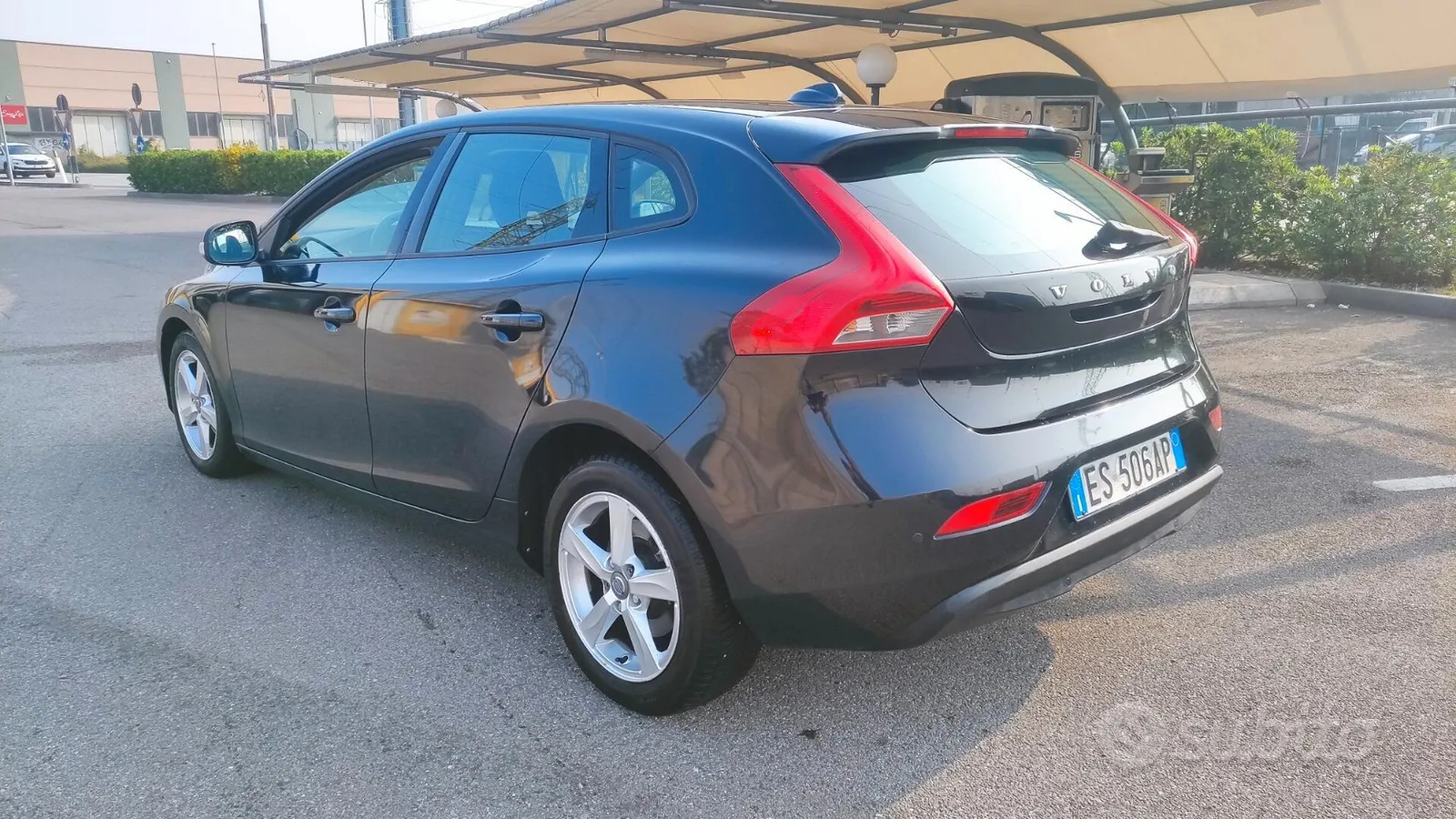 Volvo V40 2013 photo 2