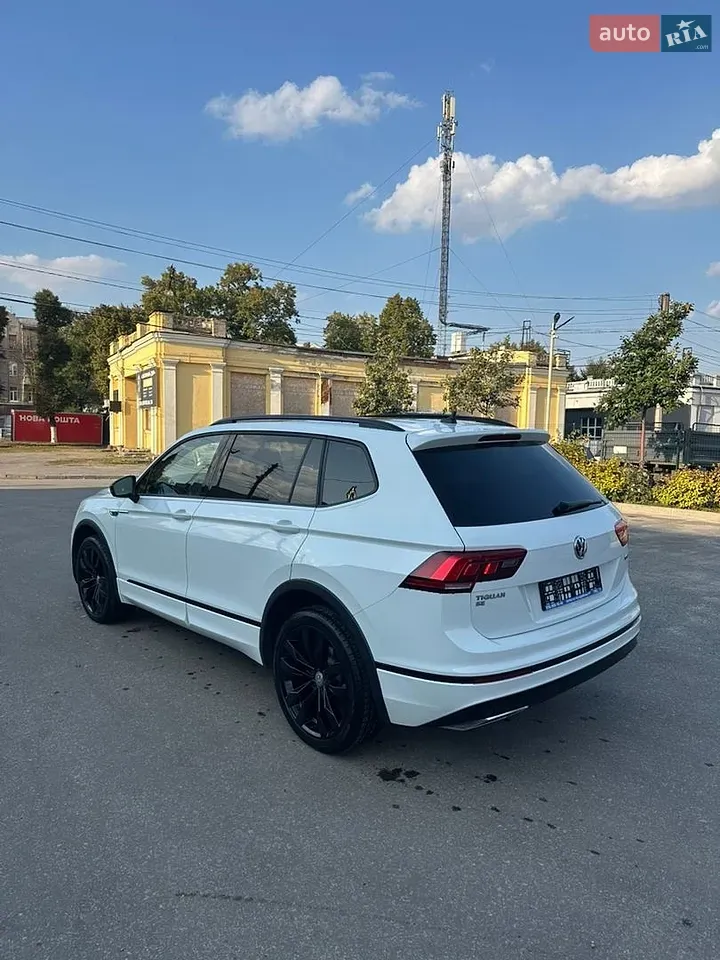 Volkswagen Tiguan 2021 photo 3