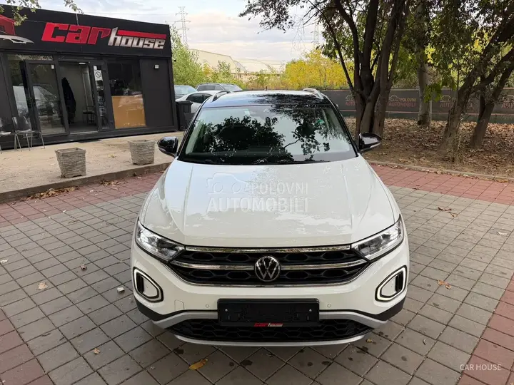 Volkswagen T-Roc 2023 photo 2