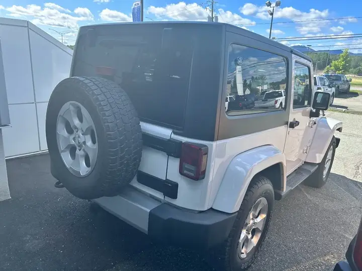Jeep Wrangler 2015 photo 2