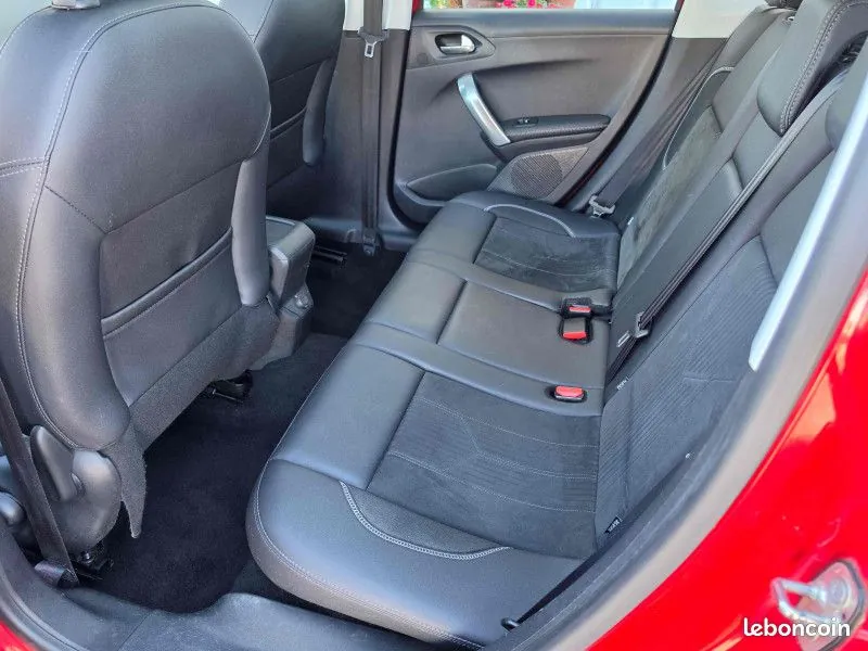 Peugeot 2008 2017 photo 5