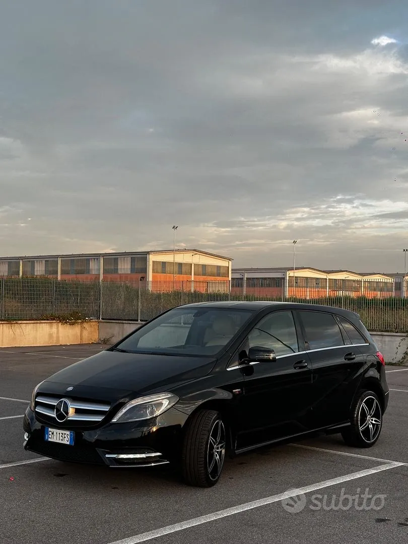 Mercedes-Benz A-Class 2012 photo 3